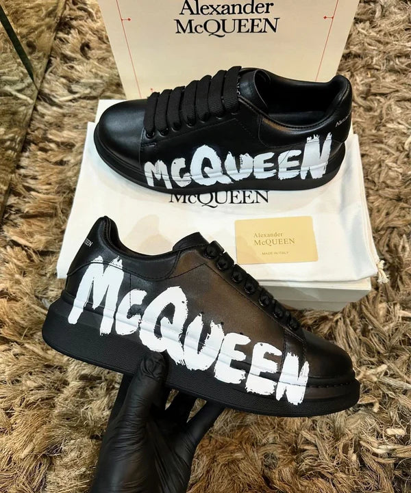 Alexander Mcqueen graffiti Preto
