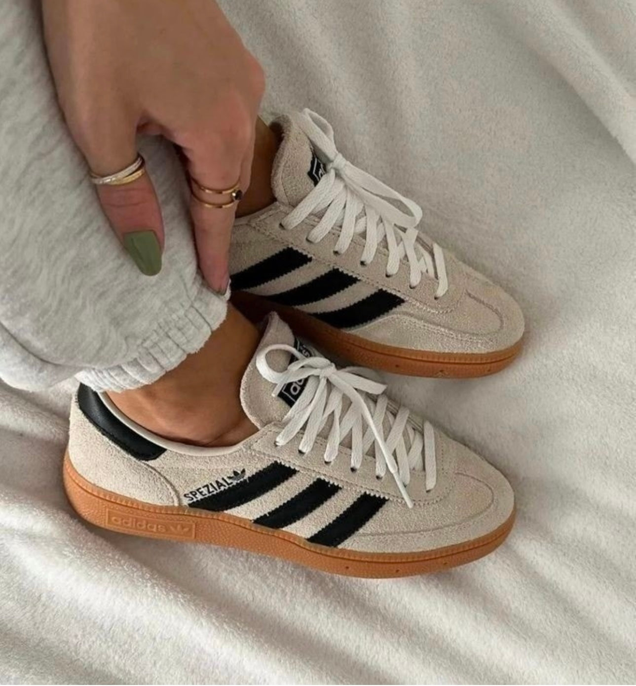 Adidas Spezial Beje e preto